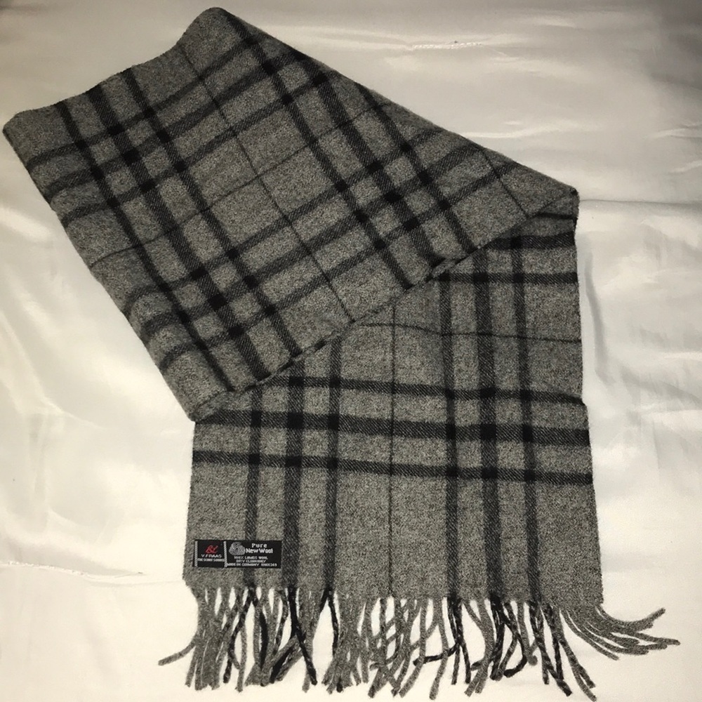 V. Fraas wool scarf